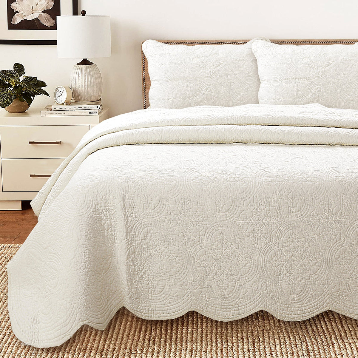 Serenity Ivory Victorian Cotton Quilt Set