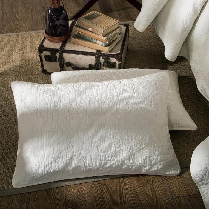 Ivory Paisley Matelassé Farmhouse Pillow Sham